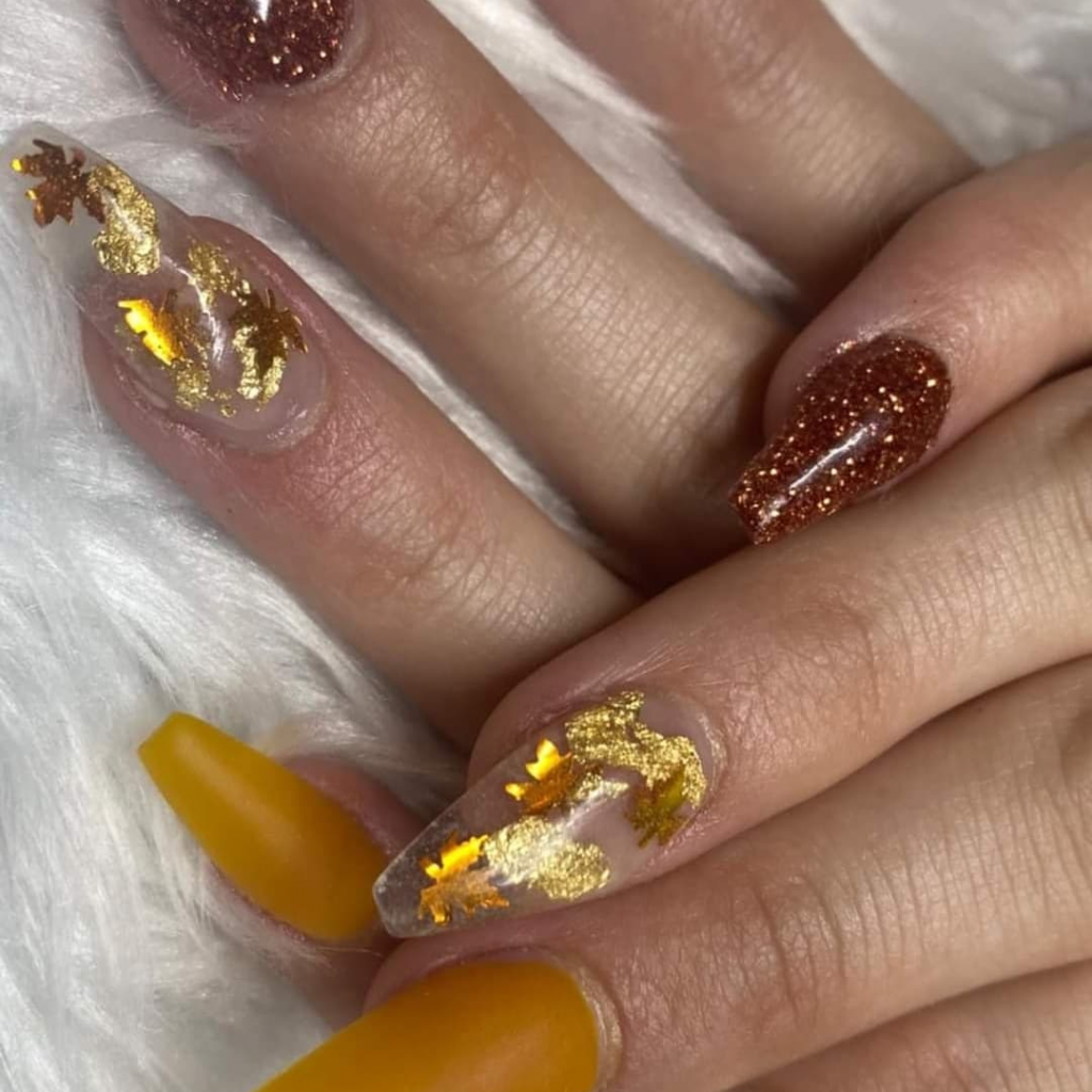 Ongles d'or - tendance or